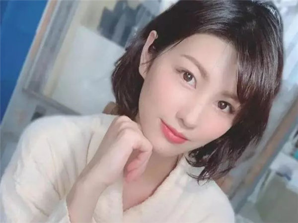 美乃雀(美乃すずめ)是谁 经常以短发示人(图1)