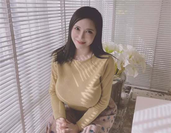 冲田杏梨(观月茜)竟然成了女团的一员 你知道吗(图2)