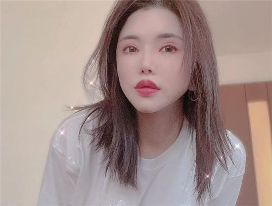 冲田杏梨(观月茜)竟然成了女团的一员 你知道吗(图3)
