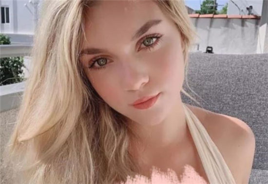 Gabbie Carter(嘉比·卡特)这个国外小姐姐人气很高(图1)