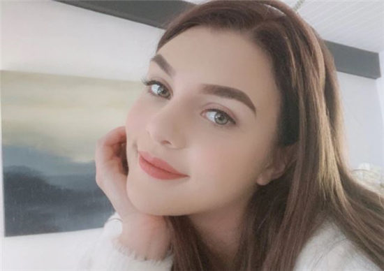 Gabbie Carter(嘉比·卡特)这个国外小姐姐人气很高(图3)
