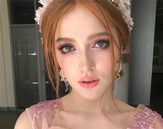 JIA LISSA(贾·丽莎)这个国外小姐姐真有气质(图2)