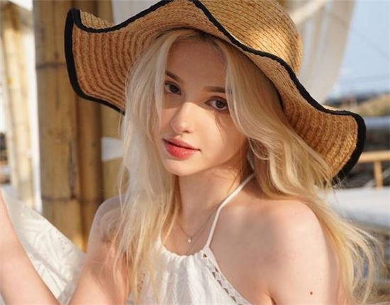 Karimova Elina是谁 Karimova Elina个人资料(图1)