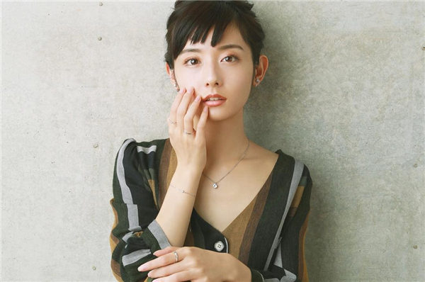 真仲光可以和桥本环奈媲美 你觉得呢(图1)