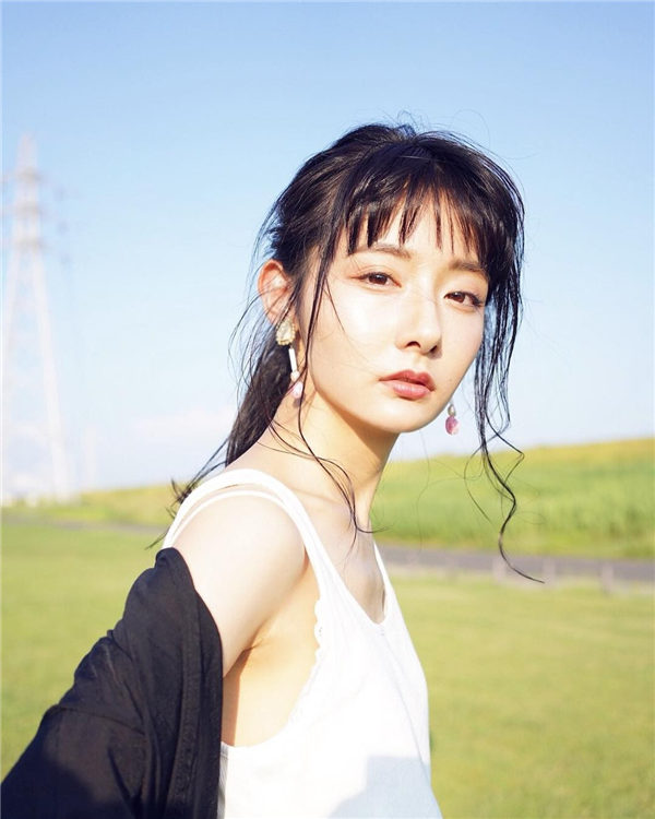 真仲光可以和桥本环奈媲美 你觉得呢(图2)
