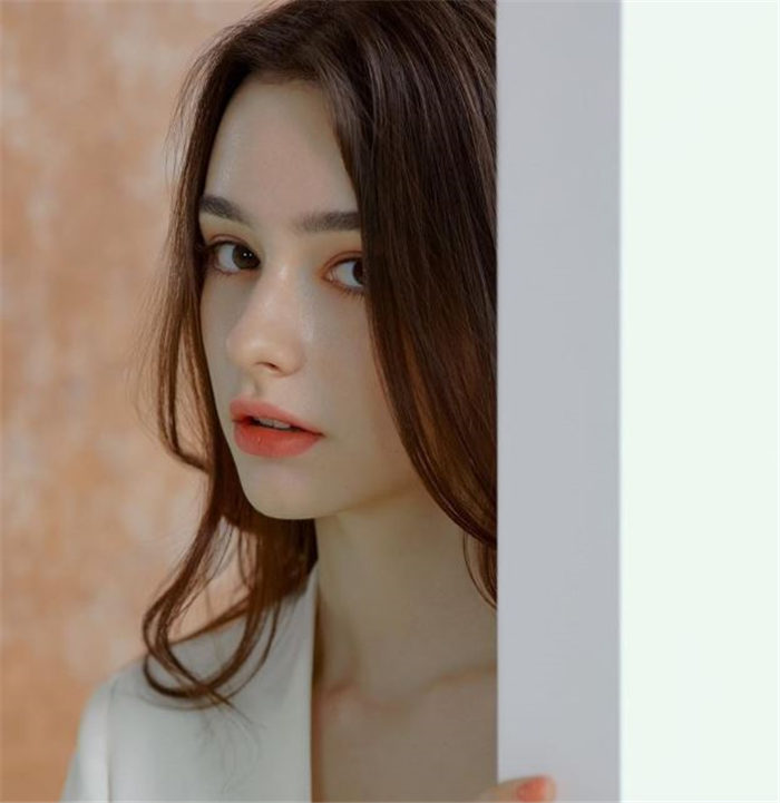俄罗斯大美妞Dasha Taran在B站了 好漂亮(图2)