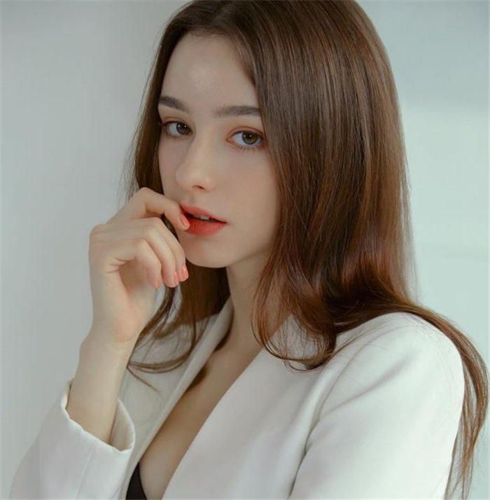 俄罗斯大美妞Dasha Taran在B站了 好漂亮(图1)