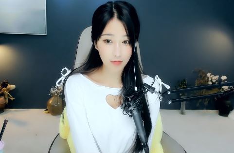 小深深儿不一样的舞蹈主播，没有视频哟(图2)