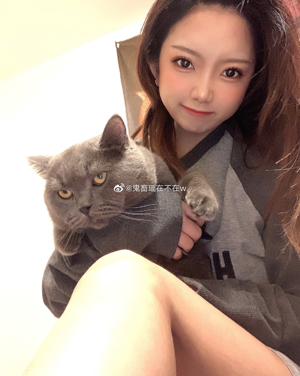 鬼畜瑶在不在w一个人气很高的二次元COSER美少女(图1)