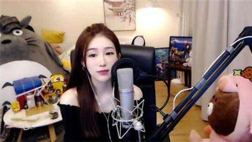美女主播贝玲妃王者“代打事件”视频流出 她的人设会崩吗？(图2)