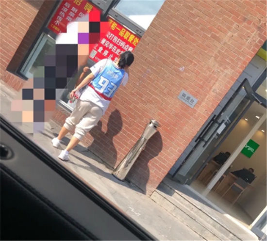 虎扑女神“冰淇淋”线下被抓拍，线下到底长啥样(图3)