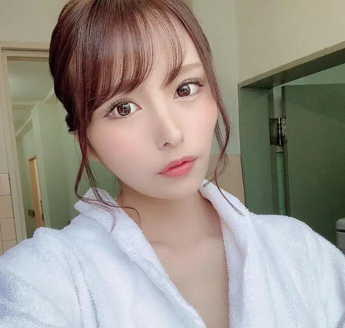 伊藤舞雪(Mayuki Ito)个人资料简介及作品写真(图4)