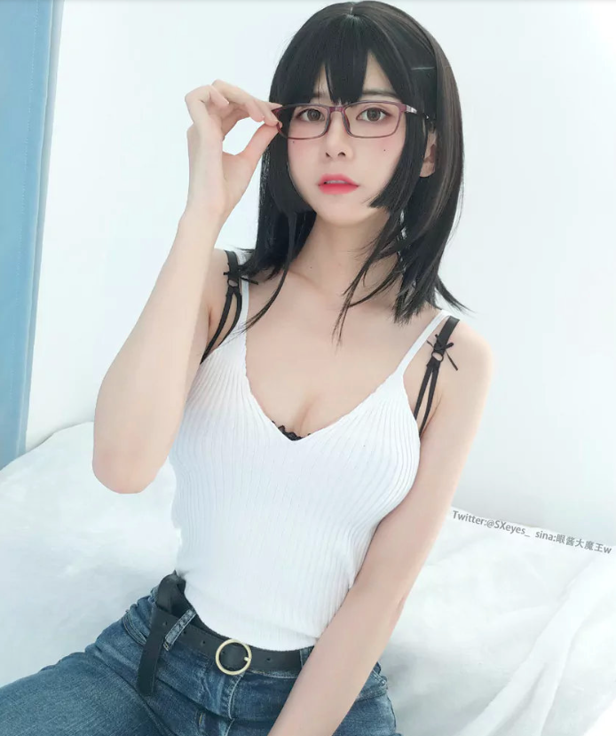 眼酱大魔王w，那个“w”到底是什么意思呢？谜团待解啊(图1)